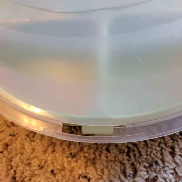 Vintage rubbermaid Serve N Save container and lid - Picture 2 of 4